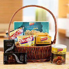 Charming Hamper of Love