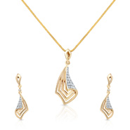 Oviya Glam Destination Pendant Set