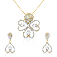 Oviya Glam Romance Pendant Set