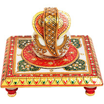 Ganesh ji with crafted chowki