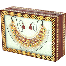 Marble jewellery box with closed kundan necklace