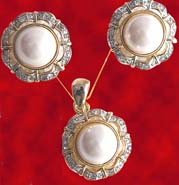 Pearl SN5557 Pendant Set