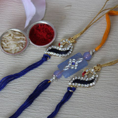 A Dazzling Trio /></a></div><div class=