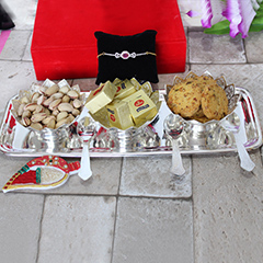 Yummy Delights in Silver Bowls /></a></div><div class=