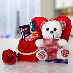 Red & White Hamper