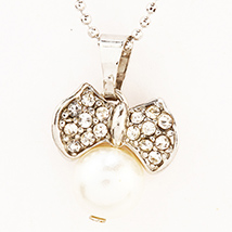 Bow Pearl Pendant